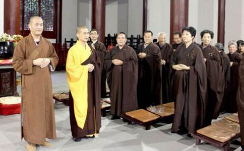 佛教中的居士应具备什麼条件?